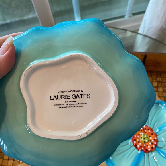 Laurie Gates Beautiful Hand Painted Floral Figural Salad Plates 3 Total 🩵 - Picture 3 of 3